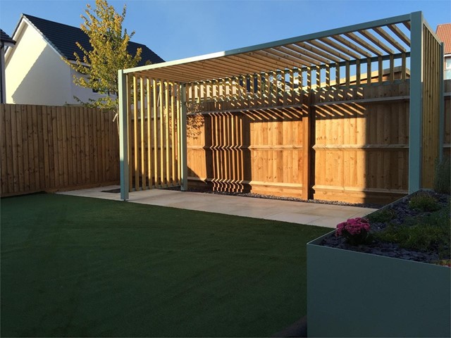 Amplía tu terraza instalando una pérgola a medida