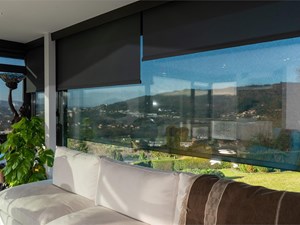 Diferencia entre estores y cortinas: ¿cuál es la mejor opción para tu hogar?